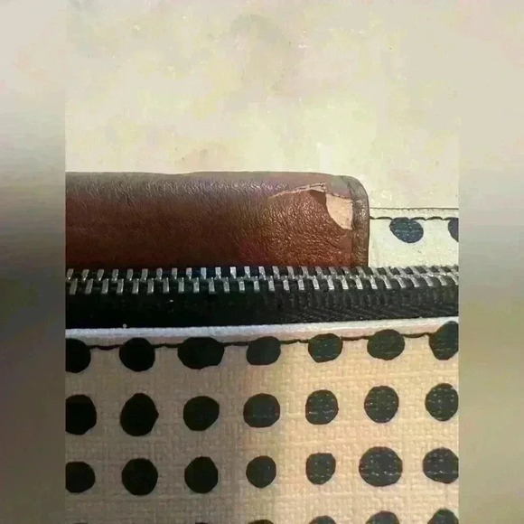 Fossil Polk Dot Color Block Cow Hide Leather Snap Button Closure Back Zip Wallet - Picture 5 of 8